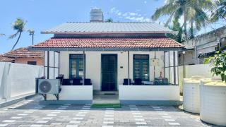 Waves Seafront home - 2