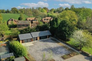 The Hideaway at Hoddington Arms - 9