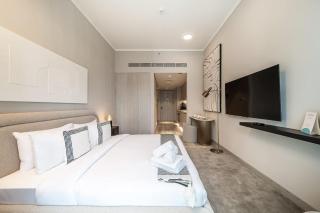 Airstay - Studio with Pool Views - Next to Circle Mall - Monthly Offer Available - 8