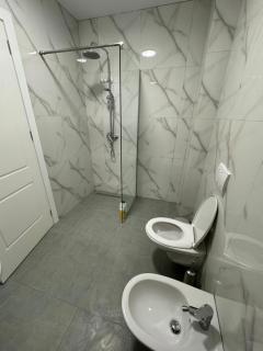Minimalist studio appartment - Tirana - 4