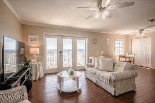 Sunny 1 Br Condo on the Water in St Petersburg, FL - 9