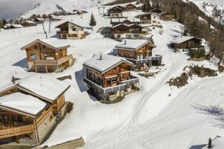 Chalet mit Sauna an der Piste - 0