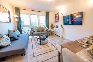 Modern & Central 2 Bedroom Apartment Free Parking - 8