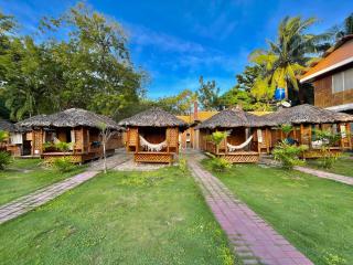 On Board Panglao Beach Hostel & Resort with FREE MOTORBIKE - 1