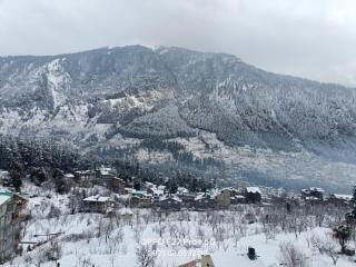 Hotel Old Manali ,Monthly Room with Kitchen Only Rs 18000 - 2