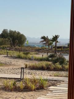 Soma Beach Front Cabana - Great Kite Surfing - 6