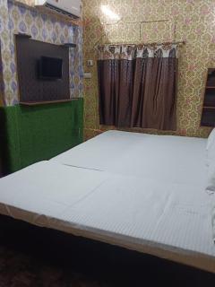 Maa Vaishno Guest House - 8