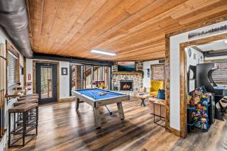 High Bear Activity, Handicap Ramp, Hot Tub, Fire Table, Game Room, Family Cabin - 5
