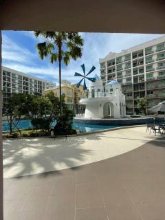 Pool Access Room In Arcadia - 4