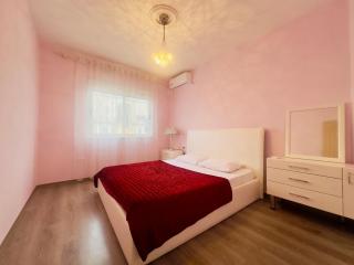 Tirana - GGpremiumstays ApartHotel - Double bedroom city center apartment - Airport shuttle - Private parking - 7