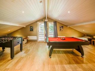 Chic chalet with wellness - 1