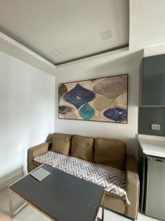 Famous Apartment With Charming Pool - 6