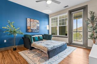 Full Apartment w King Bed Pets Welcome Top Amenities Near Parks - 2