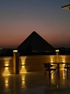 Glow pyramid view - Il Cairo - 0