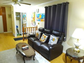 Cozy Red Deer Suite for 3 - 7