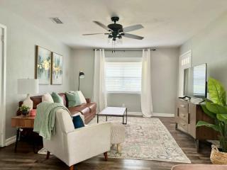 Restful Retreat with 4 Beds Sleeps 6 - Valdosta - 1