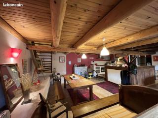Les Estables Belle maison typique du Mezenc - 3