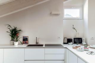 Amazing Attic on Lake Como Harbour - 4