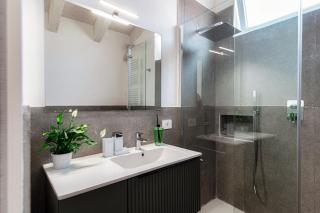 Amazing Attic on Lake Como Harbour - 2