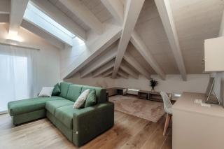 Amazing Attic with Terrace on Lake Como Harbour - 9
