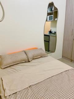 Walk to Araneta, MRT and Malls, Cubao, Netflix - 1
