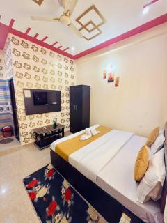 Hotel Chandra Dreams - 1