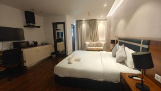 Le Mod House - Glasshouse - Gurgaon - 9