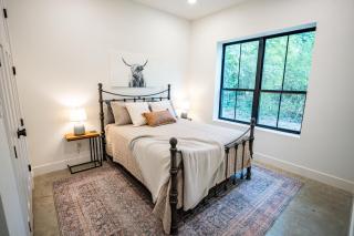 Moonlight Oaks Retreat - Bryan - 5