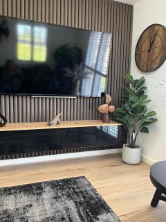 2 Bed Modern Apartment - 7