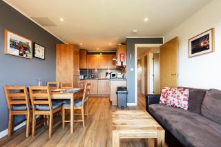 Lochend Park View Apartment - 9