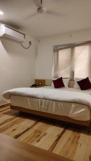 Bhoomi Palace Hotel And Bellas Bites Restaurant - 4