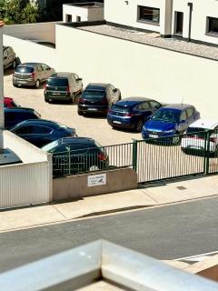 Deux pieces vue mer et parking - 9