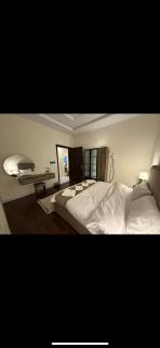 Luxury 2- Bedroom Apartment - 1