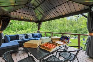 Cabin with Hot Tub, Golf Simulator, and Game Room in Hocking Hills - 3