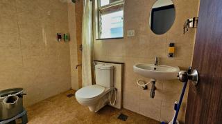 Luxury AC 2BHK Full Furnished with Sunrise View, Hill View, Pool, Kitchen, Ergonomic Workstation - 4