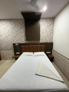 Hotel Savera - 0
