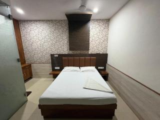 Hotel Savera - 5