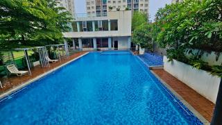 Luxury AC 2BHK Full Furnished with Sunrise View, Hill View, Pool, Kitchen, Ergonomic Workstation - 0