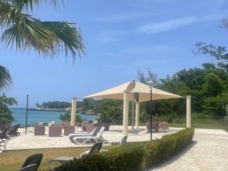 Hispaniola Beach Ocean view Beachfront 8C4 - 5