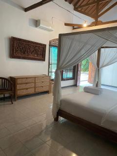 4-Bedrooms Tropical Villa Sanur - 8