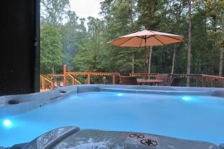 Heated Spa Pool and Golf Sim plus Hot Tub and Game Room in Hocking Hills - 2