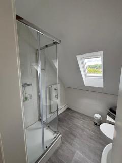 Schöne DG Ferienwohnung - Nieste - 7