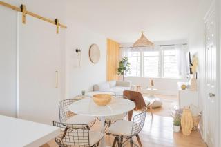 Stylish 2br apt, 5 mins to the BEACH J2 - 9