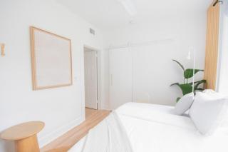 Stylish 2br apt, 5 mins to the BEACH J2 - 5