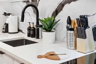 Peaceful 1-BR Stay w/ Putting Green near Downtown - 1