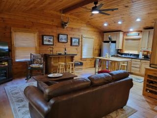 Lake Cabin on 10Acres w Seasonal Waterfront Views - 3