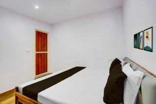 SPOT ON Stay In Banarasiya - 2