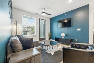 IRIE Living Brand New Lux 2BR Min Grand Park - 3