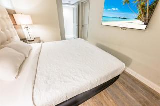 Romantic Honey Moon Suite, Direct Oceanfront,Pools - 3