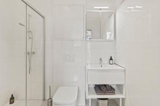 Odeon Designer Apartments and Rooms I Self Check In - 6